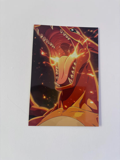 Peut inclure: Une affiche murale rectangulaire représentant une créature orange semblable à un dragon, la gueule grande ouverte, crachant des flammes jaune et orange vif. La créature a des dents blanches acérées, une longue langue et un fond sombre.